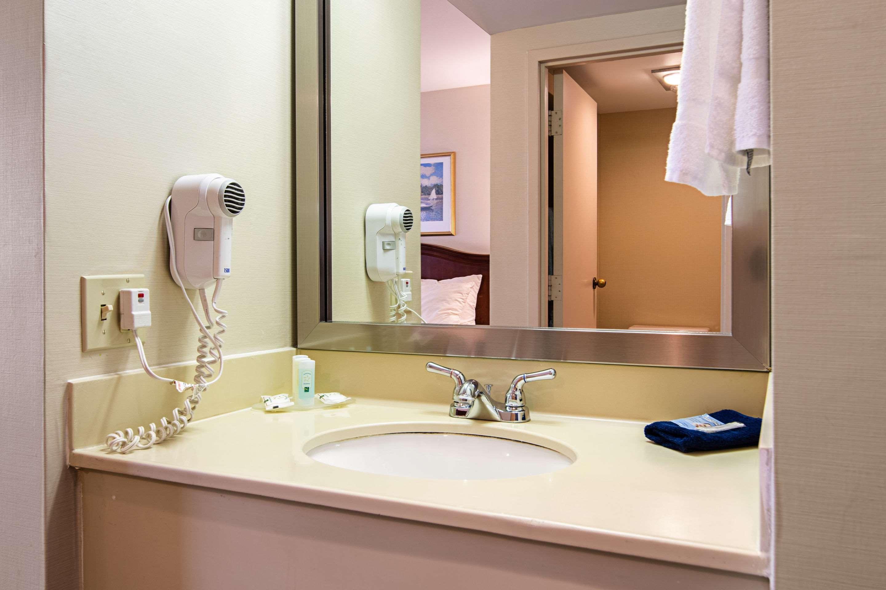 Quality Inn Portsmouth Exterior photo